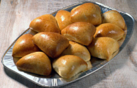 Фуршетные пирожки с черной смородиной